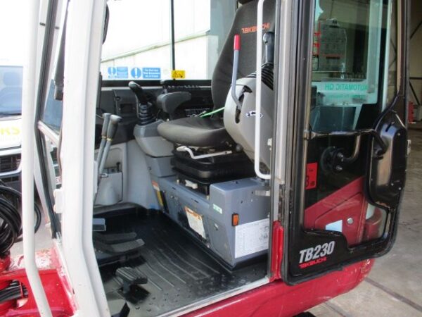 Takeuchi TB230 (375) – Image 3