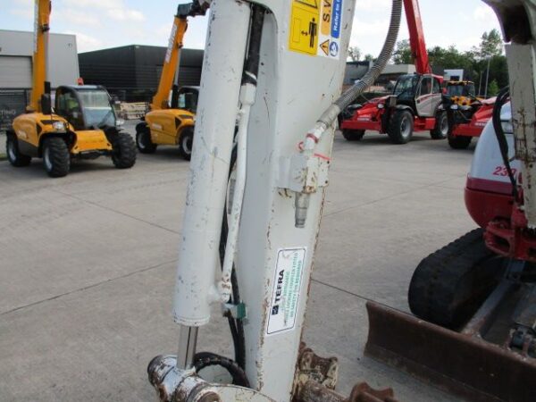 Takeuchi TB230 (375) – Image 8