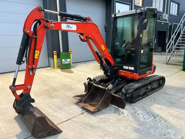 Kubota U 27-4