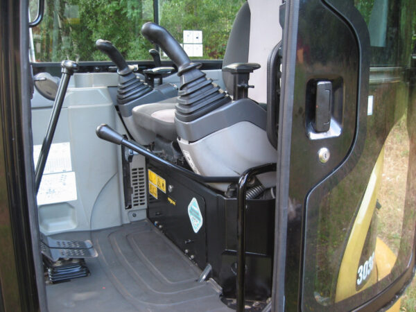 BobCat 303C – Image 10