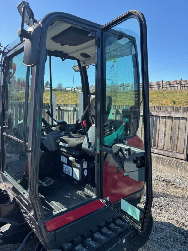 Yanmar SV26 – Image 10