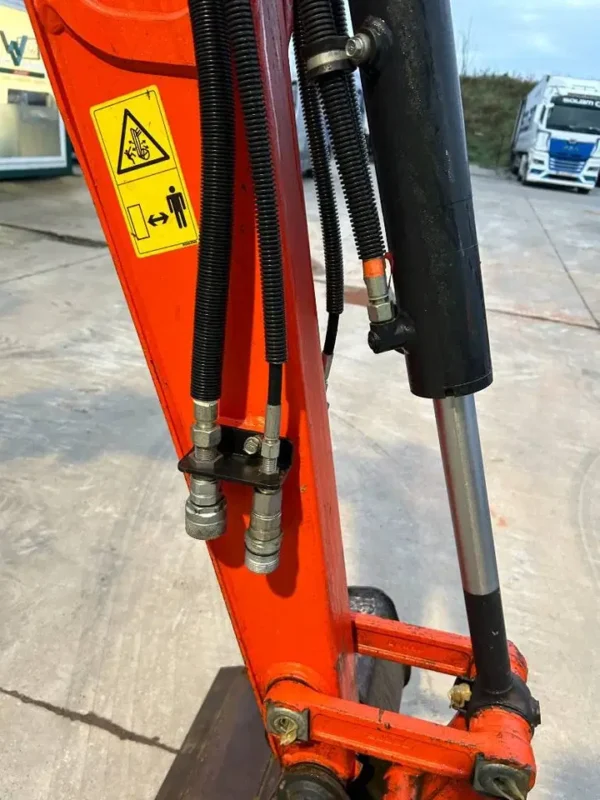 Kubota U 27-4 – Image 10