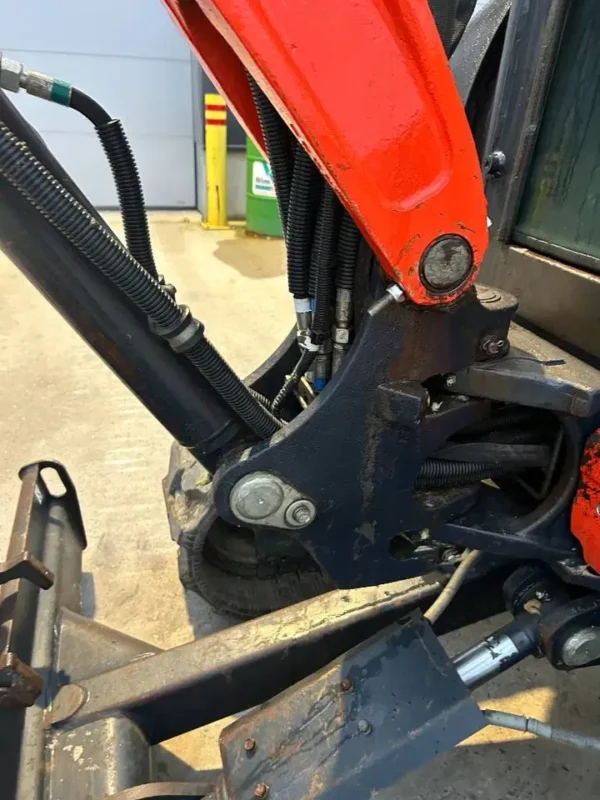 Kubota U 27-4 – Image 11