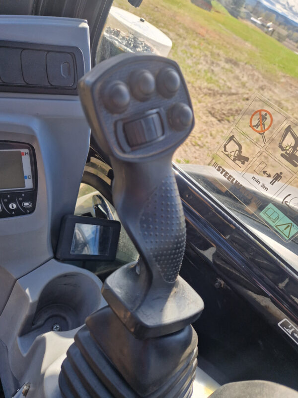 Kubota U55-4 – Image 11