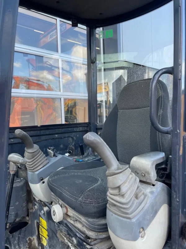 Hitachi ZX18-3 – Image 12