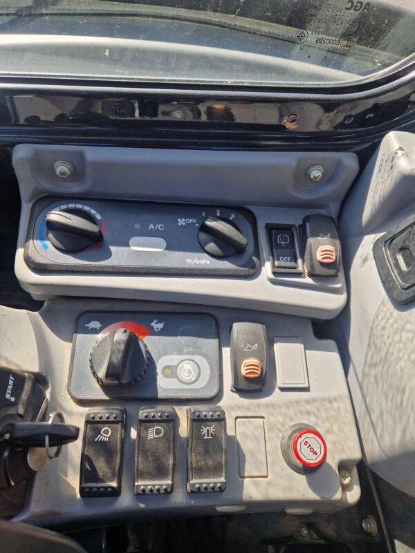 Kubota U55-4 – Image 13