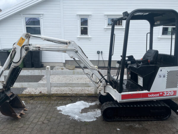 Bobcat 320 – Image 2
