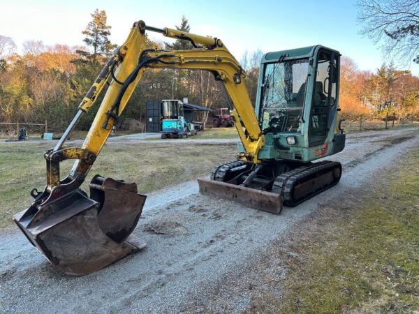 Yanmar B37V – Image 3