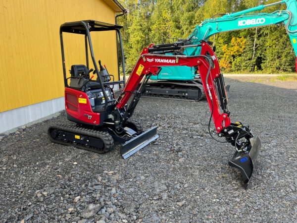 Yanmar Vio17 – Image 6