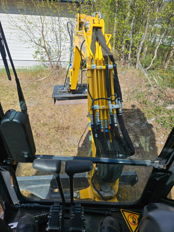 Komatsu PC24MR – Image 6