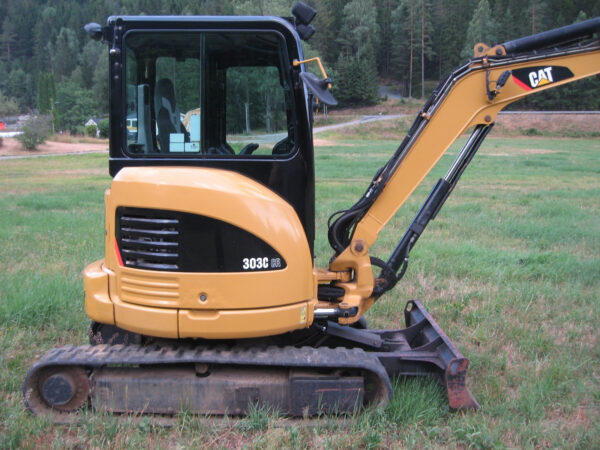 BobCat 303C – Image 7
