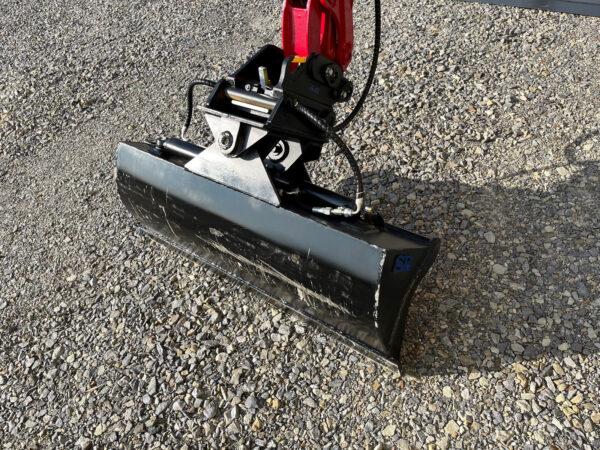 Yanmar Vio17 – Image 8