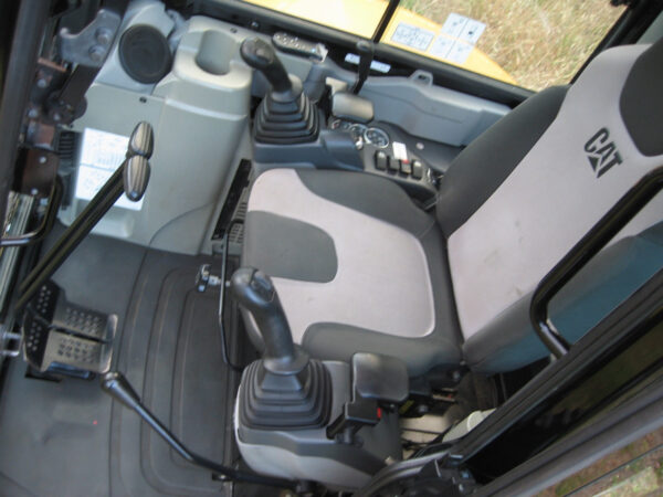 BobCat 303C – Image 9