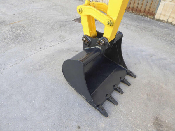 KOMATSU PC 26 MR-3 – Image 13