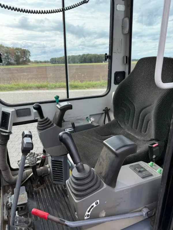 Takeuchi TB219 – Image 6